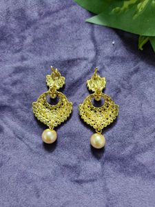Stunning Antique Gold Earrings with Pearls