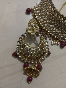 Stunning Kundan Necklace with Earrings