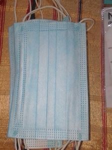 B5Surgical And Free 3 N95 Face Masks