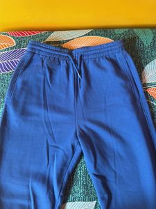 Blue sweatpants with Tag