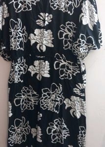 Stylish black &amp; white Floral Print Midi Dress