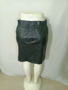 H&amp;M Black Faux Leather Mini Skirt Free Size
