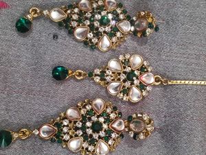 Emerald Green Kundan Jewellery Set