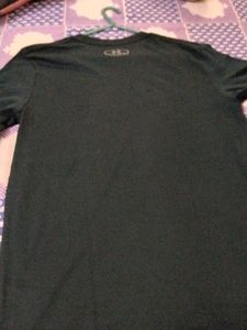 Under Armour Black T-Shirt
