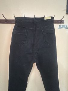 Black Skinny Jeans