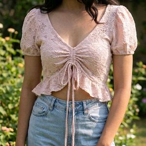 Chic Lace Cropped Top