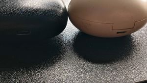 Wireless Earbuds 🎧✨ set of (2)