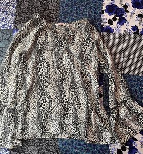 Chic Animal Print Long Sleeve Blouse