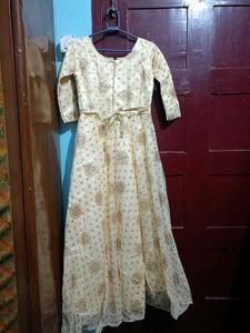 Elegant Cream &amp; Gold Ethnic Gown