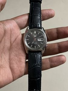 Seiko5 sunburst grey dial watch