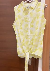 Floral Sleeveless Tie-Front Top size L