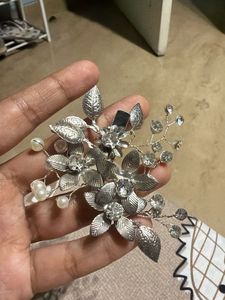 Elegant Floral Hair Clip