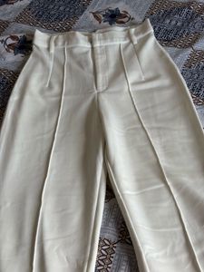 Chic White Wide-Leg Trousers