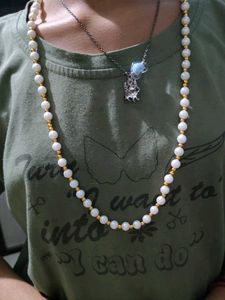 Elegant Pearl &amp; Gold Accent Necklace
