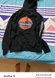 4 Hoodies And Sweatshirt