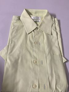 Men's Light Green Button-Up Shirt
