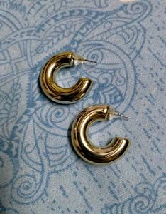 Chunky Gold black 🖤 Hoop Earrings two sets ..
