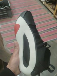 Adidas Harden volume 8