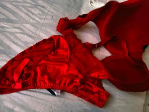 Very Beautiful Paded Bra With Penty