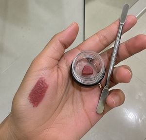 MAC Lipstick shade : Creme in Your Coffee