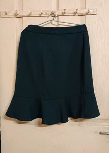Black Ruffle Hem Mini Skirt | Trendy &amp; Chic |