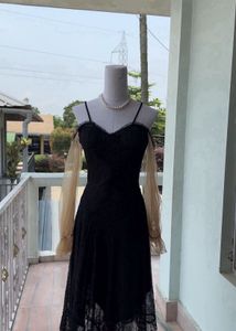 black elegant lace dress