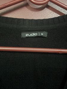 Black Cropped V-Neck Sweater