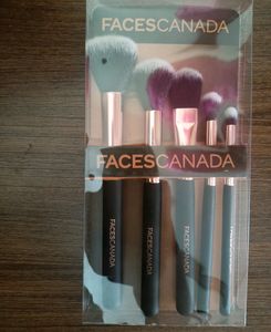 Faces Canada Brush Set
