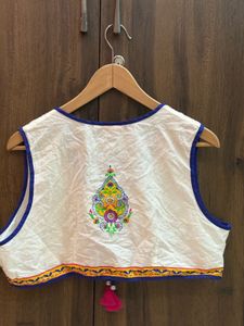 Sleeveless Tie-Up Short Shrug Blouse