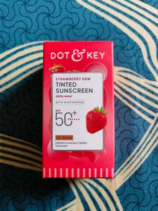 Dot & Key Tinted Sunscreen SPF 50+ - Beige