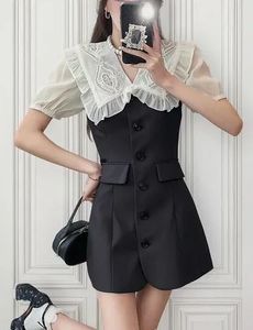 Chic Black Dress with Lace Collar