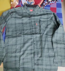 Surhi Men Checkered Casual Grey Shirt