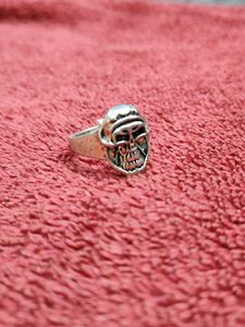 Skull Ring - Edgy Design