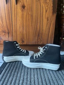 Stylish Black High-Top Sneakers