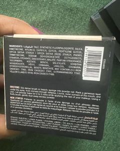HUDA BEAUTY Easy Bake Loose Baking &amp; Setting Powde
