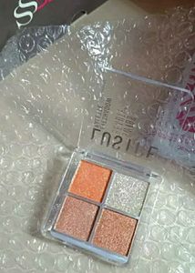 Lustre Eyeshadow Palette