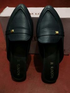 Chic Navy Blue Pointed Toe Mules