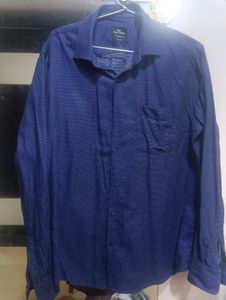Men's Blue Printed Button-Up Shirt