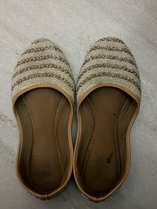 Embroidered Jutti Flats
