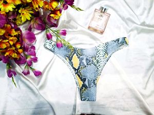 🇳🇿💫🎀Stylish Snake Print Bikini Bottom
