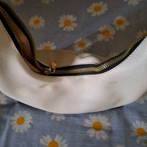 🍁Chic White &amp; Black Hobo Bag🤍🖤