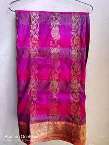 We Are Selling A Beautiful Banarsi Saree.