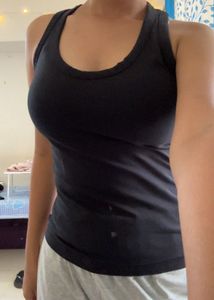 BLACK TANK TOP