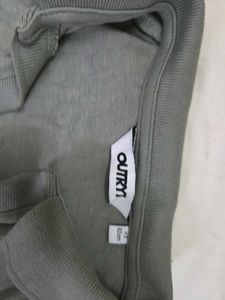 Outryt Sleeveless Polo Crop Top