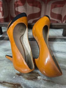 Nude Steletoes