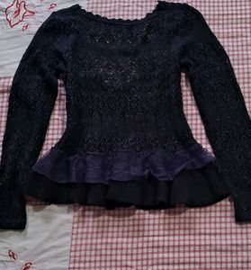 Elegant Black Knitted Top with Ruffle Detail