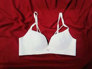 🇳🇿💫🎀off White Padded Bra