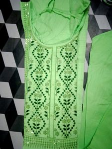 Tranding Dress