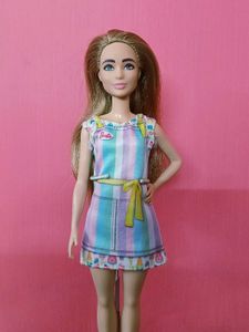 Barbie Fashionistas-159 in Cute Outfit