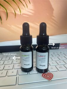 Minimalist Salicylic acid and Niacinamide